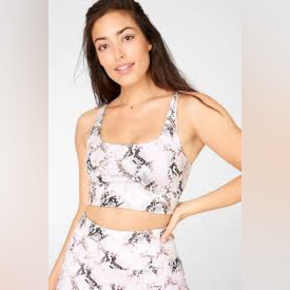 Fabletics SET: Sports Bra + Leggings with FREE Shirt - Picture 1 of 13